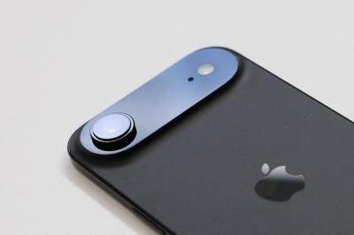 iPhone Air 用不慣！他降級回 iPhone 14 Pro Max 倒賺 1.5 萬　直呼更有升級感