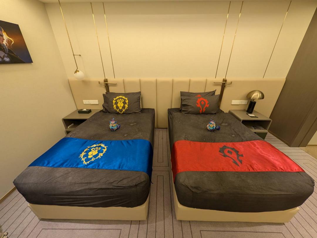 床單預設是部落、聯盟，但玩家都可以根據自己的陣營來替換。（圖／記者黃肇祥攝）