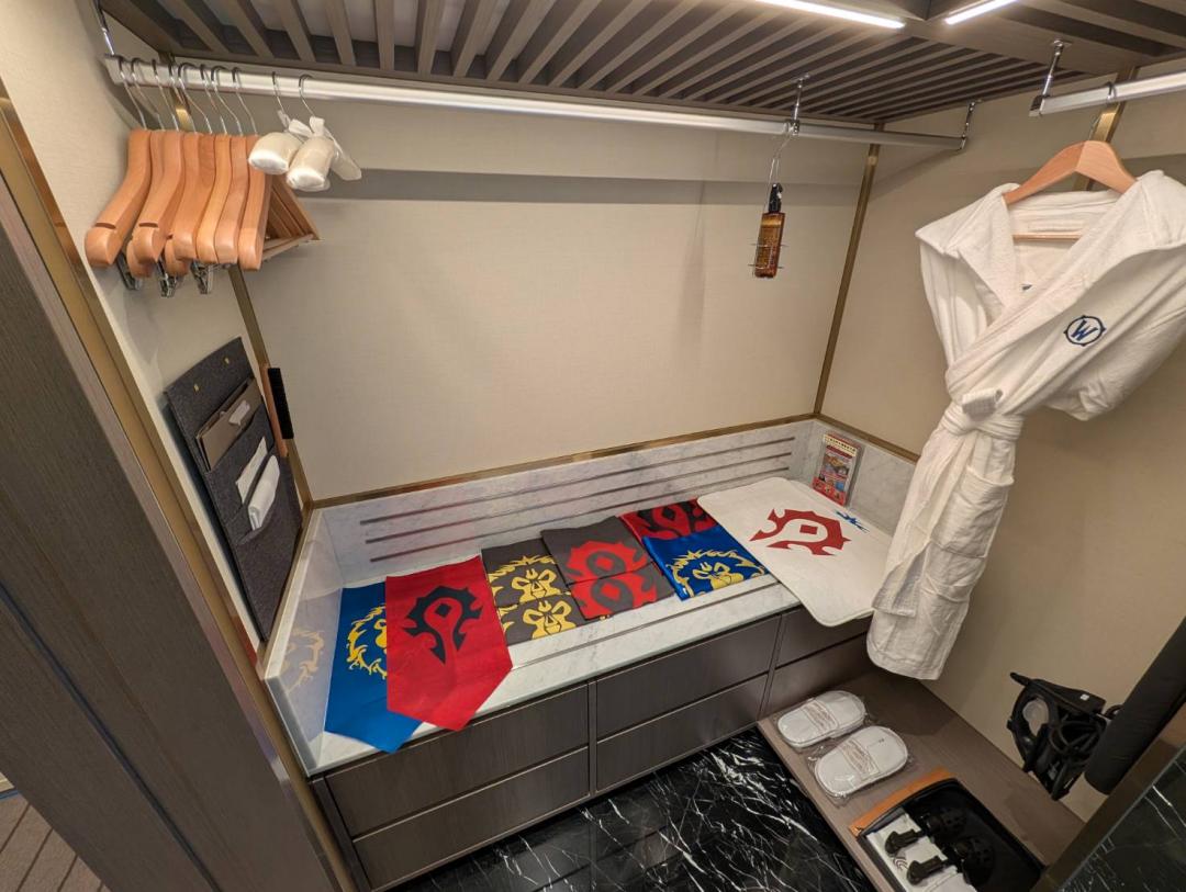 現場提供部落、聯盟兩大陣營的裝置、用品，讓玩家自由選擇。（圖／記者黃肇祥攝）