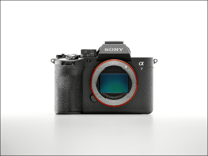 Sony α7 V即日起於官網、門市開放預購，單機身售價78,990元，預計將於12月19日在台上市。
