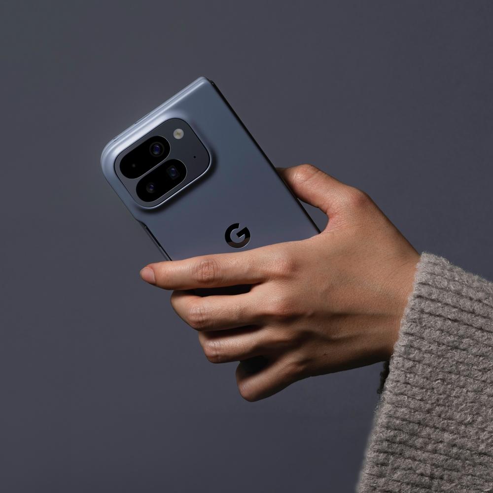 摺疊手機的設計已趨成熟，耐用度也佳，現在正是入手的好時機。圖為Google Pixel 10 Pro Fold。