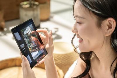 換機族看過來！摺疊手機３款熱門機種大比拚