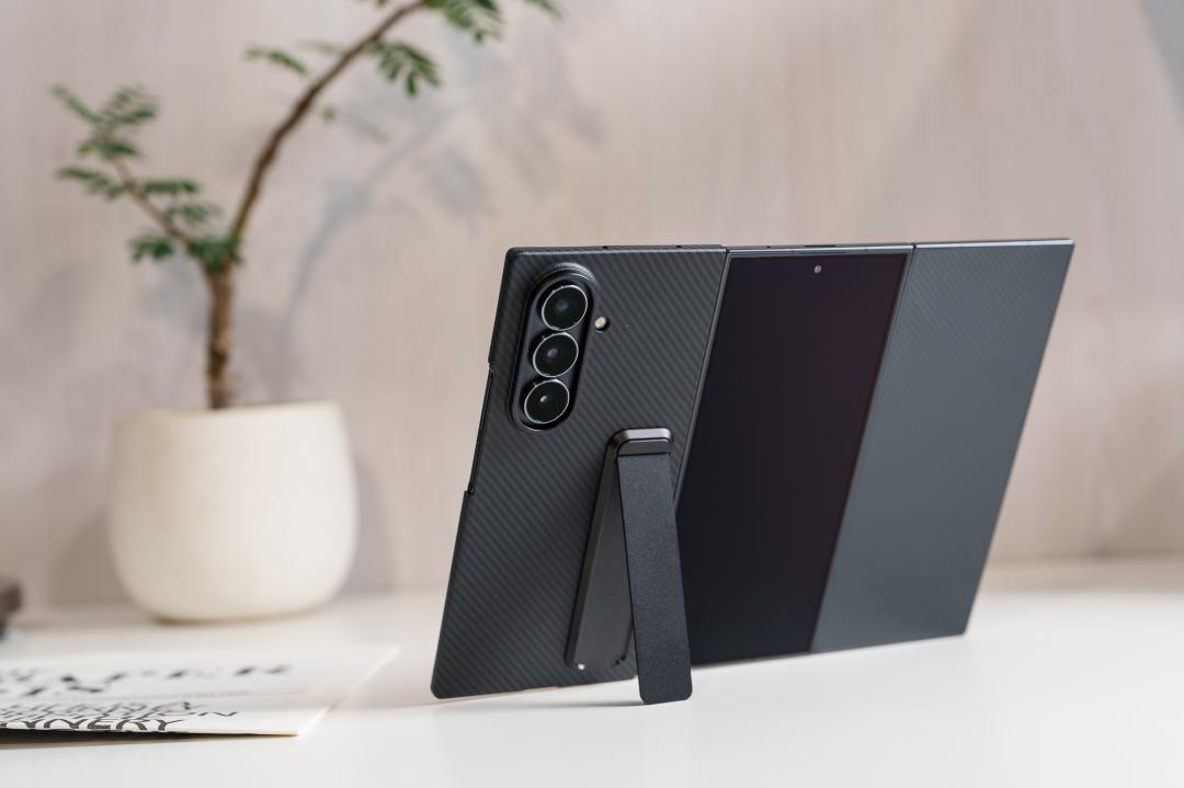 三星Galaxy Z TriFold可視為Galaxy Z Fold7的「變大版」。（圖／三星）