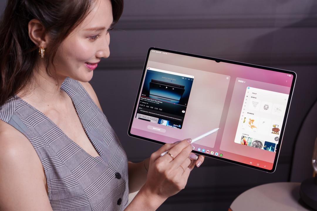 Samsung DeX升級多工，並支援最多4個可自訂工作空間。（圖／三星）