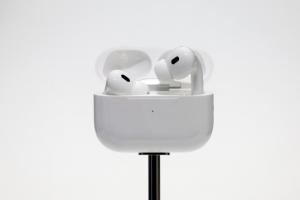 AirPods Pro 有對手了！Android 大廠新一代降噪耳機現身認證網站