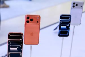 iPhone 17 Pro 爆出詭異 Bug 災情！用戶驚：充電有怪聲