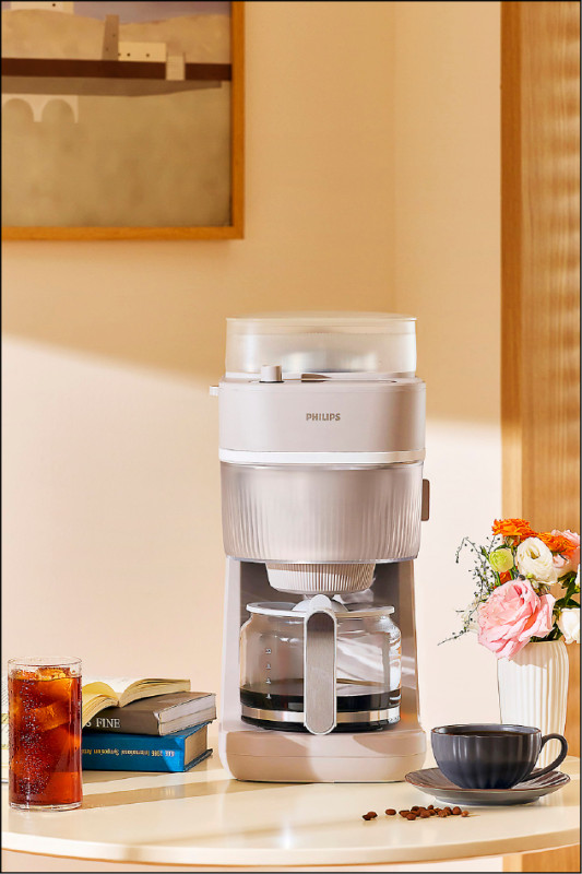 HD7781雖然只能沖煮熱萃，但同樣有9段研磨、3種濃度與2段溫控。