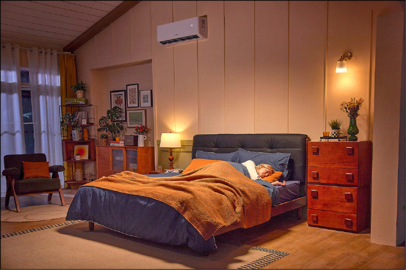 PHILIPS清靜風冷暖空調即日起在台上市，首波提供2.9kW、3.6kW、5kW等適用4至9坪空間的三種款式，官網特價22,900元起。