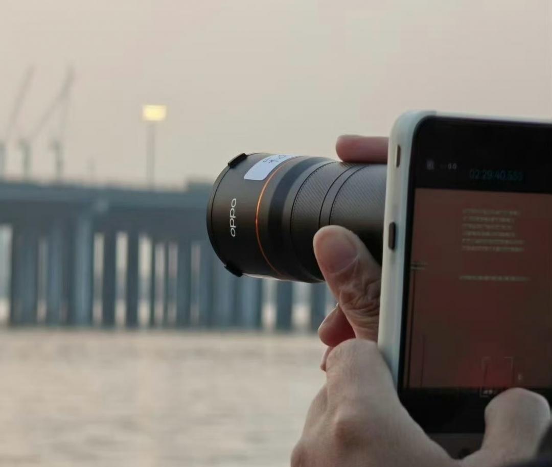 Oppo Find X9 Ultra可能推出300mm長焦增距鏡。（圖／翻攝微博）