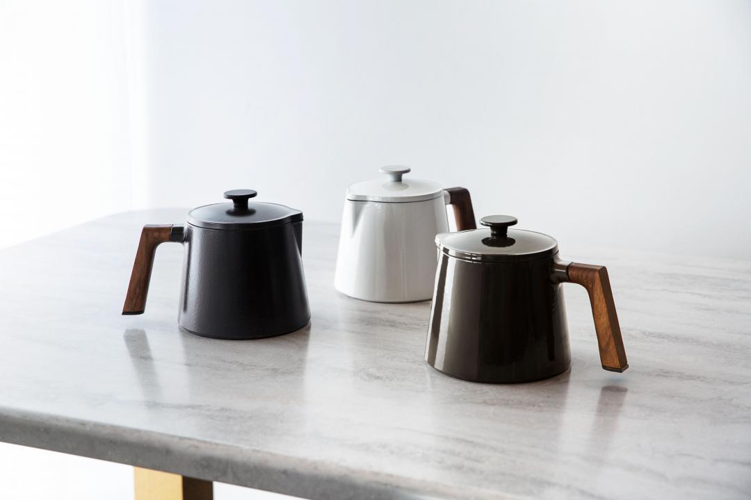 Vermicular SOUP POT琺瑯鑄鐵壺，售價7,400元。（圖／恆隆行）