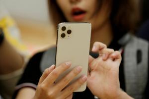 手機能不能再戰1年？三大警訊自我檢查：中了就早點換