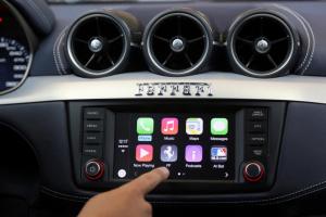 蘋果鬆綁CarPlay！ChatGPT、Gemini將能直接上車開聊