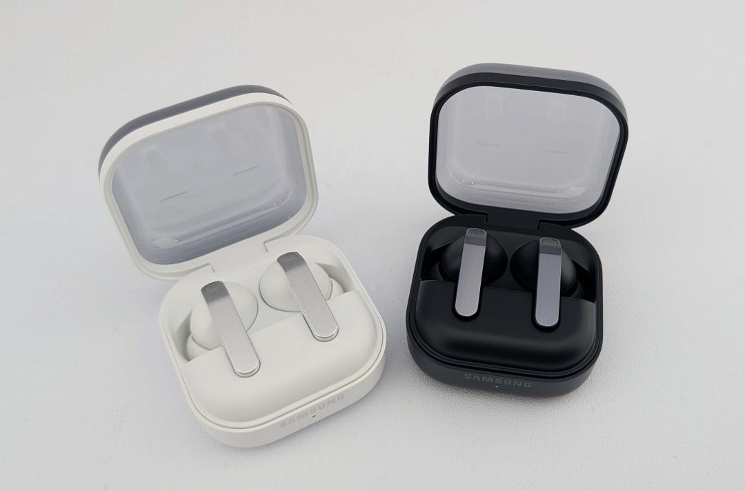 三星同步發表全新Galaxy Buds 4系列耳機。