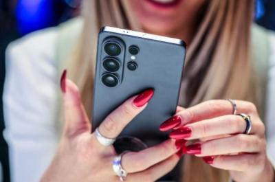 記憶體短缺手機漲價 通路傳授省錢技巧 鎖定較小容量機型入手 把握舊換新加碼補助活動