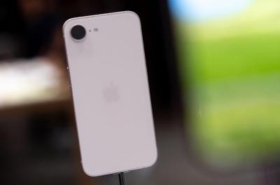 iPhone 17e通路價格鬆動手機降幅逾千元 關鍵零組件成本漲供貨不穩 業者直言恐無3個月後甜蜜價