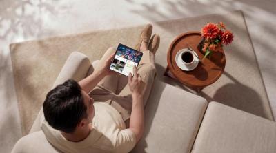 搶先蘋果、三星！首款「無感摺痕」摺疊手機登場　台灣確定會賣