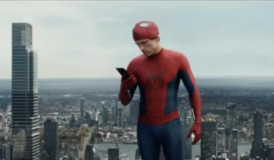 蜘蛛人不用Sony手機了！新電影預告公開　網看傻：改用這牌子