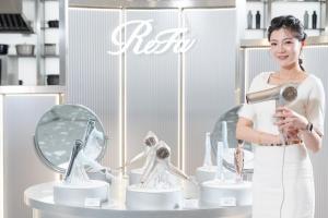 不用飛日本也能買！ ReFa正式登台　人氣吹風機、離子夾一次到齊