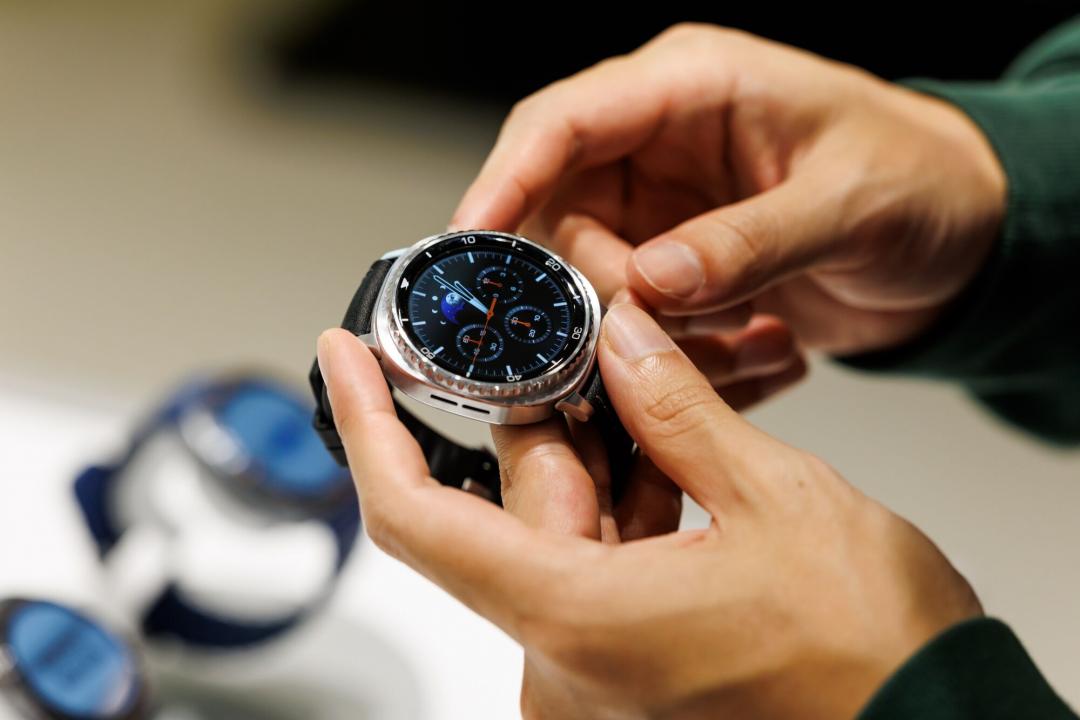 三星用戶注意！Galaxy Watch電池狂掉　元凶疑是這服務