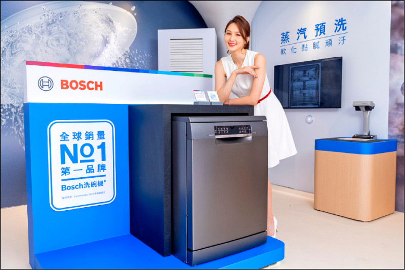 BOSCH全新6系列黑鋼色獨立式沸石洗碗機，提供現代廚房更多元的搭配選擇，78,000元。