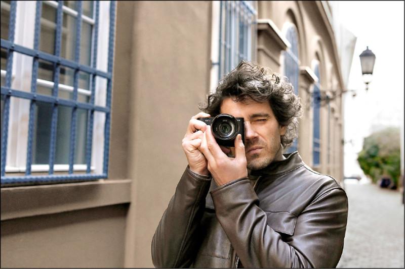 手機不夠用！專家認證年度最佳 5 款隨身相機出爐