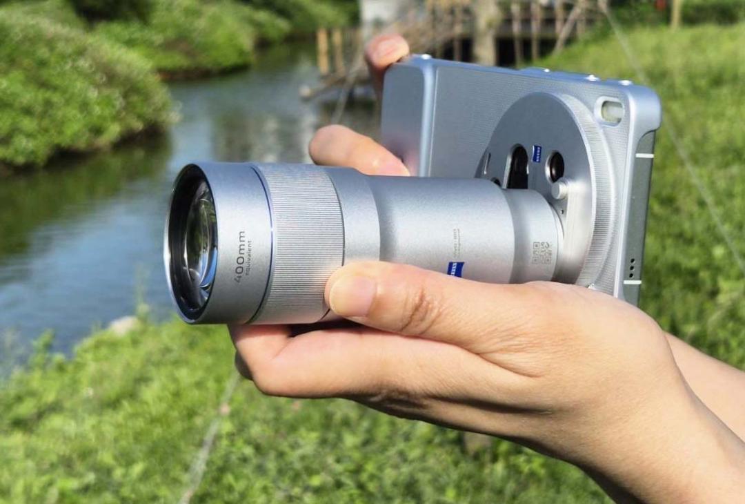 vivo最強拍照手機X300 Ultra實測　3+2顆鏡頭化身專業相機