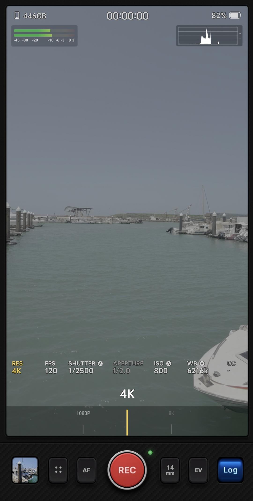 專業錄影Pro模式，提供更直覺且精準的參數調節方式。(圖／記者吳佩樺攝)
