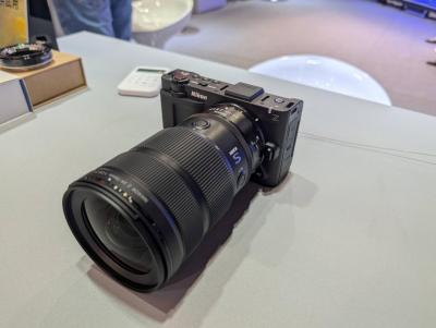 傳 Nikon 將推「全片幅」隨身相機！堪比純拍照版 Nikon ZR