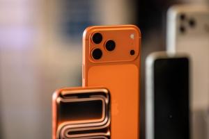 iPhone 18 Pro爆續用鋁合金　果粉憂掉漆、變色災情重演