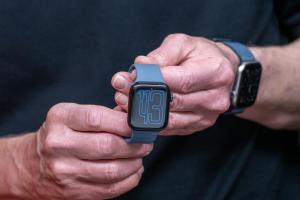 傳蘋果下一代 Apple Watch 升級擠牙膏！專家點破：沒對手了