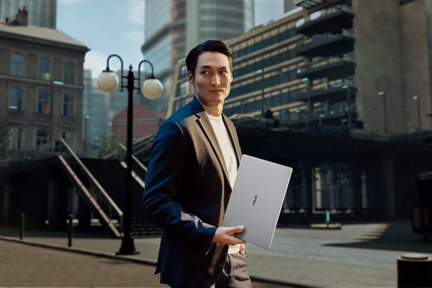 ASUS ExpertBook Ultra 在零下 42.5°C 低溫下仍可使用。（圖／ASUS）