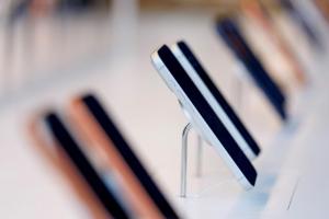 蘋果新機擬漲價！通路曝別再觀望　iPhone 17價格已近低點