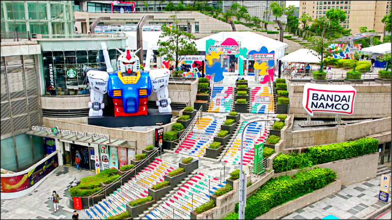 台灣萬代南夢宮亞洲巡迴嘉年華今日熱鬧登場，活動橫跨兩大百貨公司。