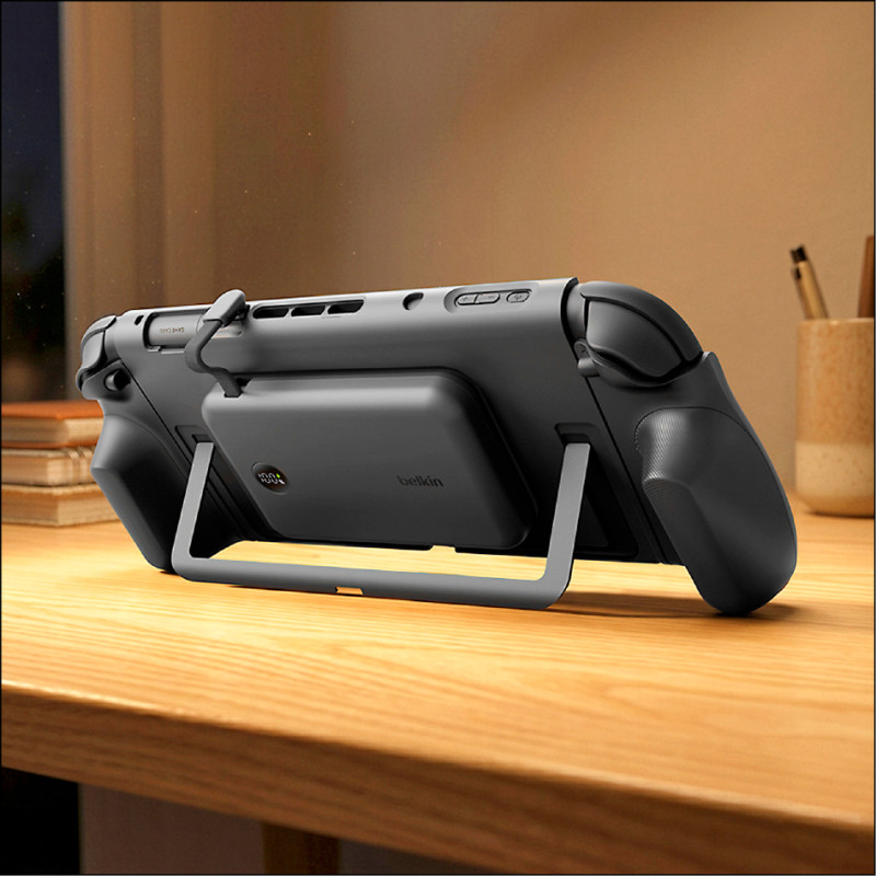 Belkin推出Nintendo Switch 2系列新品及行動充電產品，圖中為磁吸充電手把殼，提供防護與隨玩隨充功能，建議售價3,680元。