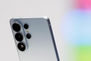 三星不跟蘋果了!S27 Ultra可變光圈傳喊卡 還恐砍一顆鏡頭 三星不跟蘋果了!S27 Ultra可變光圈傳喊卡 還恐砍一顆鏡頭