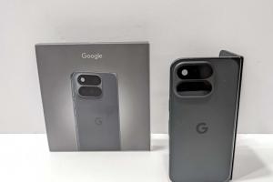 開箱實測Google 6萬元摺疊機!Pixel 11 Pro Fold更輕薄、手感升級 開箱實測Google 6萬元摺疊機!Pixel 11 Pro Fold更輕薄、手感升級
