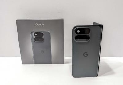 開箱實測Google 6萬元摺疊機！Pixel 11 Pro Fold更輕薄、手感升級