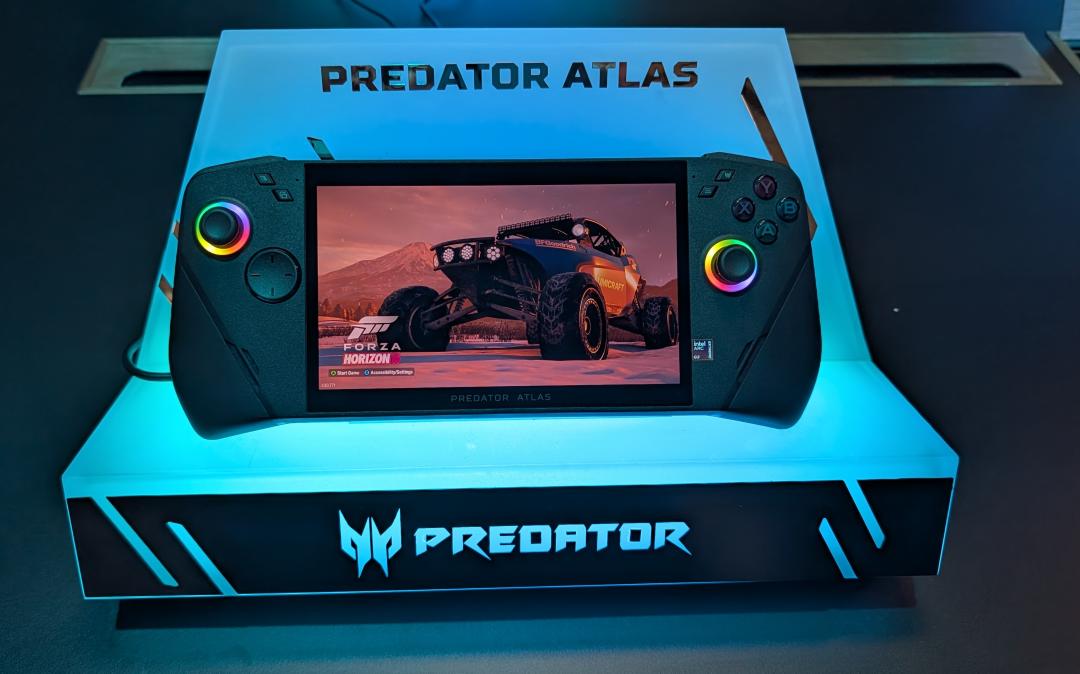 全新Predator Atlas 7電競掌機，採用更小巧的7吋機身設計。（圖／記者吳佩樺攝）