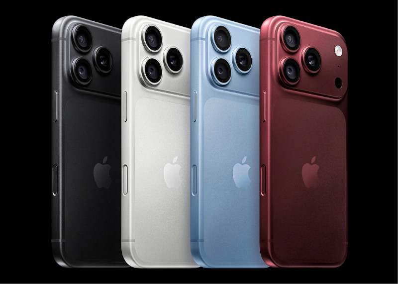 iPhone 18 Pro系列推出黑（圖左起）、銀、冰川藍、勃根地紅4色選擇，iPhone 18 Pro 44,900元起、iPhone 18 Pro Max 49,900元起。