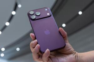 iPhone 18 Pro 只是過渡？20 週年預計迎 iPhone X 後最大革新！