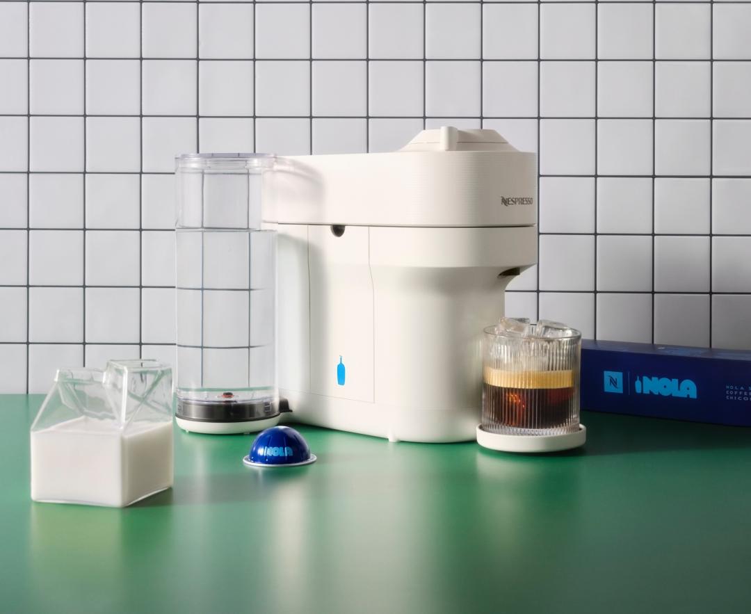  Blue Bottle Coffee 藍瓶咖啡組合限量販售。（圖／Nespresso）