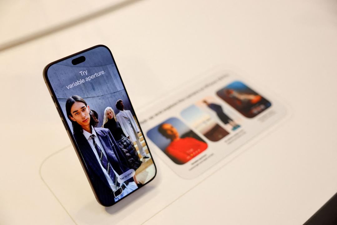 根據外媒報導，一些首批iPhone 18 Pro系列用戶反映Face ID使用異常問題。（圖／路透社）