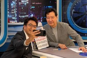 沈伯洋自拍手機被認出！網驚竟是近年最冷門iPhone