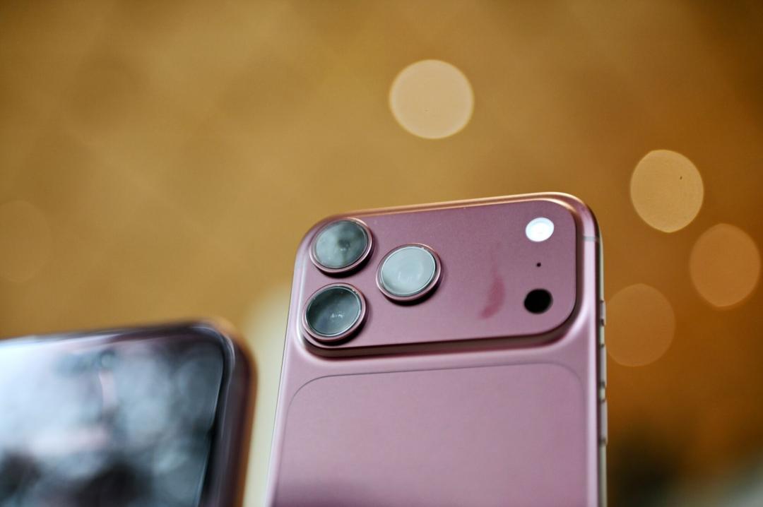 iPhone 18 Pro背板又翹了!才用幾週就中招 苦主紛現身