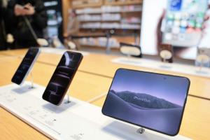 iPhone Duo螢幕裂開災情原因找到了？專家拆機這樣說