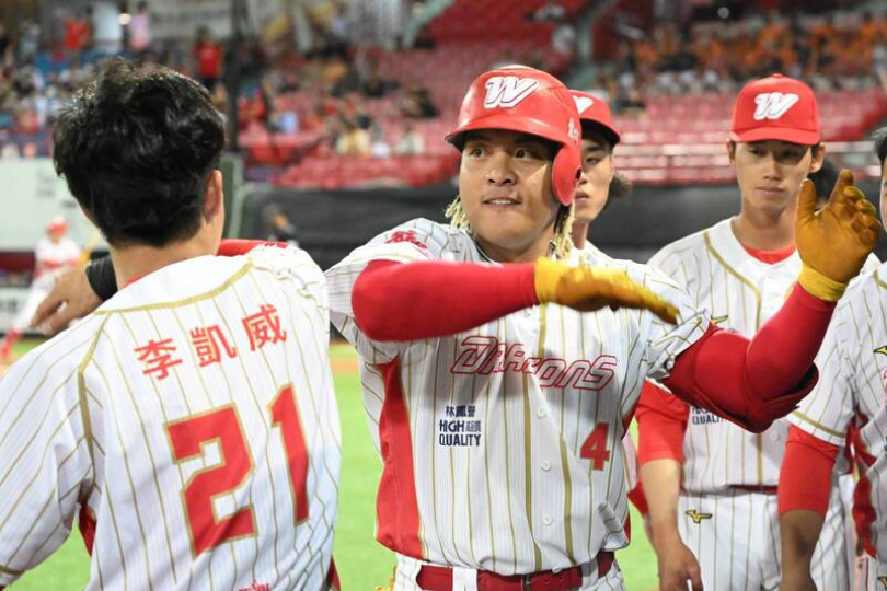 Live》李凱威、郭天信接力敲安建功 悍將2：4龍