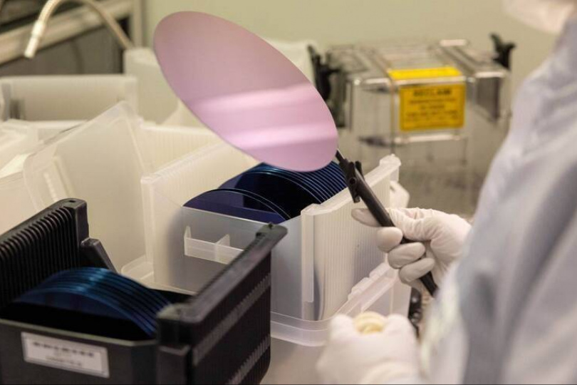 中資吐出英晶片廠股權 美商接手
中資吐出英晶片廠股權 美商接手