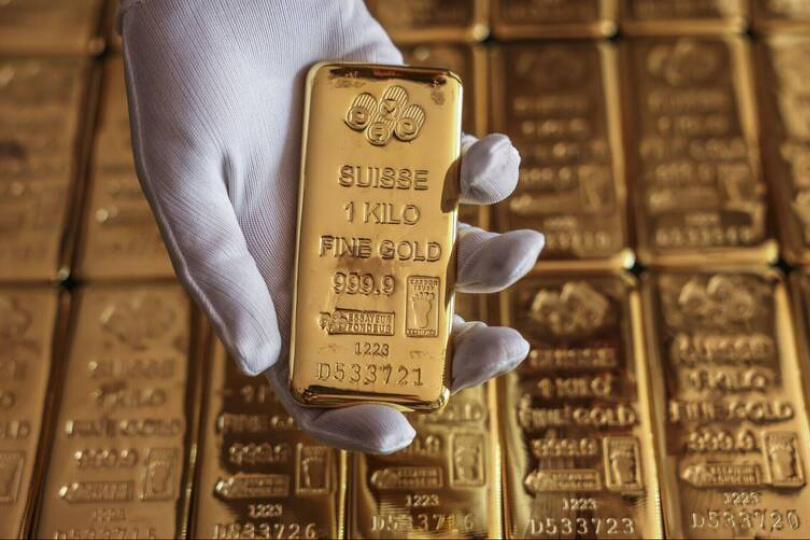 黃金自歷史高點重摔逾4％