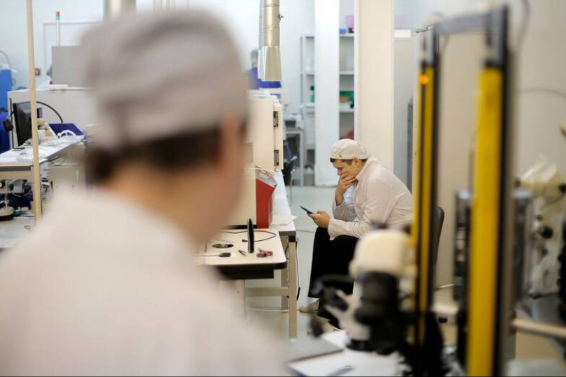 俄首台國產曝光機 宣稱可生產350奈米晶片