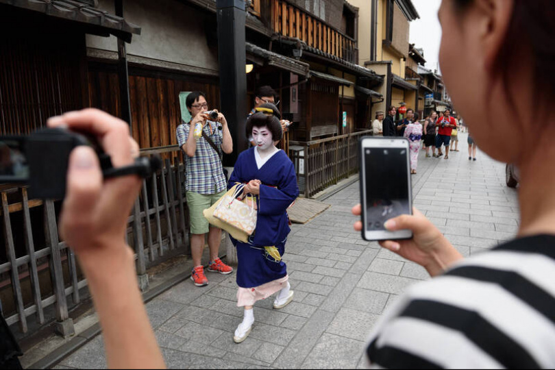 京都祇園「這小路」設禁入看板 違者挨罰